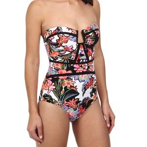 Nanette Lepore Bathing Suit 🌺